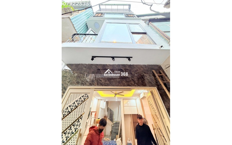 Bán Nhà! Văn Chương. Đống Đa. 27-30m x 4 tầng. Mặt Tiền 5m. Giá bán 7.5 tỷ.